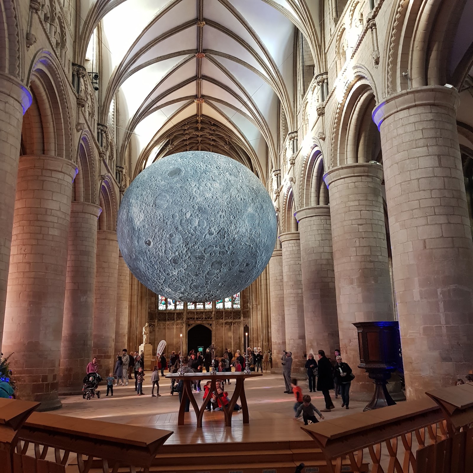https://whatremovals.co.uk/wp-content/uploads/2022/02/Gloucester Cathedral-300x300.jpeg